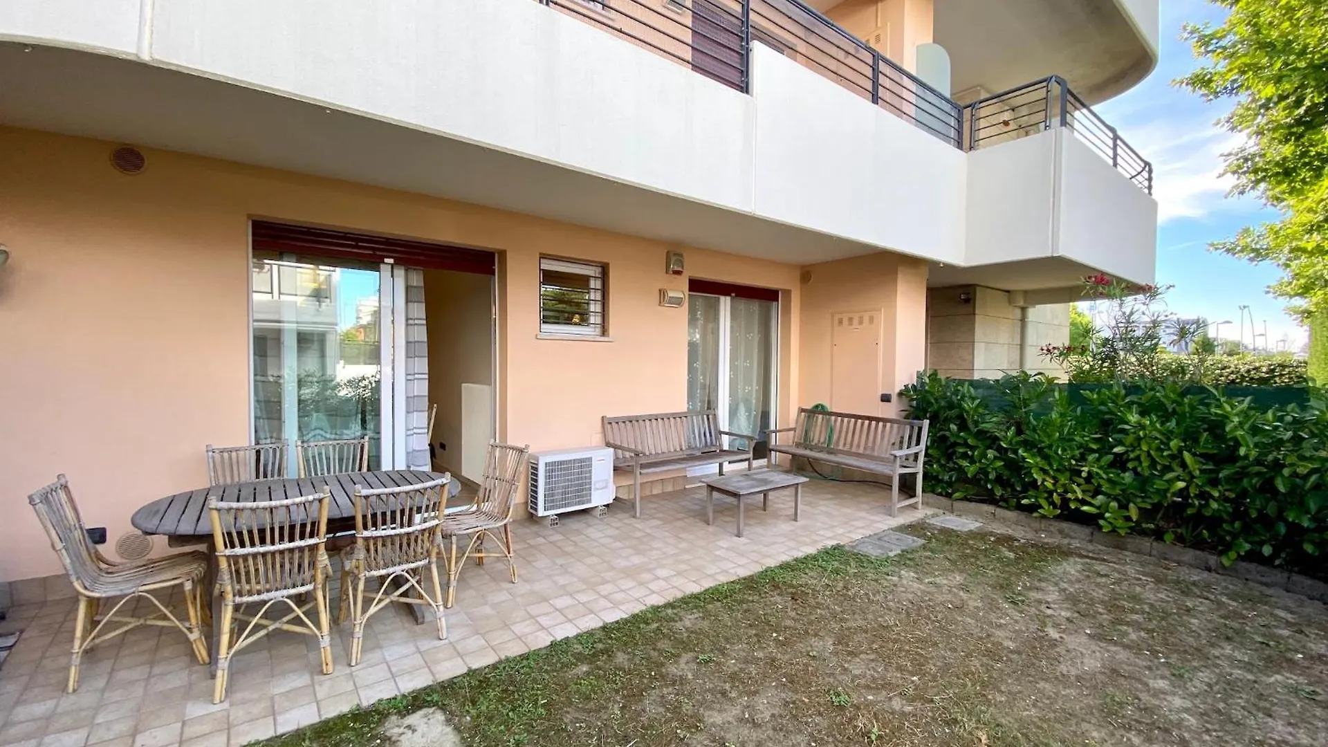 Residence Aurora Park-Carraro Immobiliare Jesolo-Family Apartments 0*, Lido di Jesolo İtalya